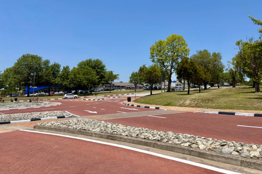 Commercial Property for Sale in Heatherlands Western Cape